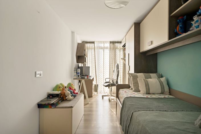 Image No.20-3 Bed Flat for sale