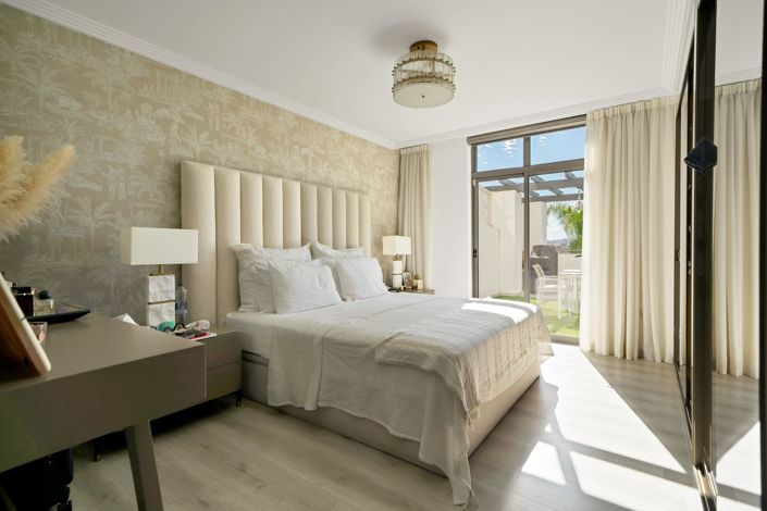 Image No.21-3 Bed Flat for sale