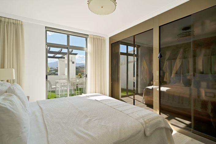 Image No.22-3 Bed Flat for sale