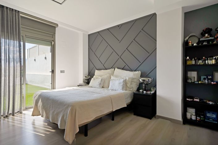 Image No.24-3 Bed Flat for sale