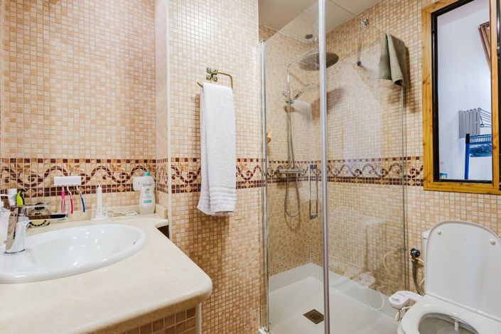 Image No.22-4 Bed Townhouse for sale