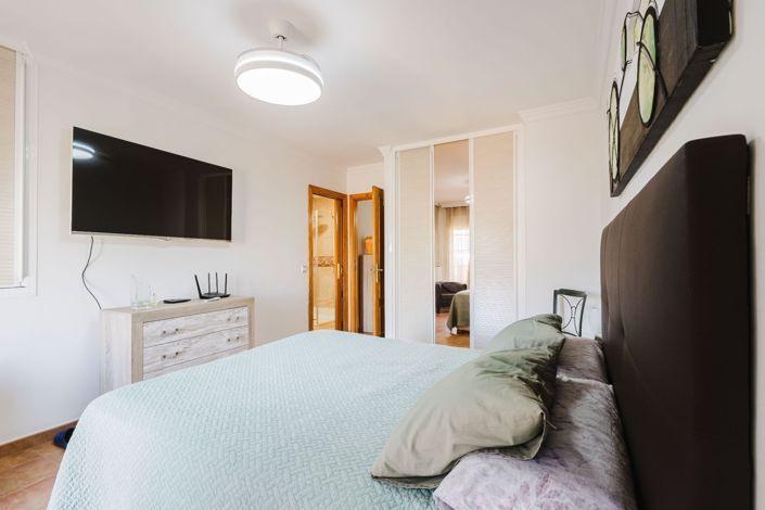Image No.28-4 Bed Townhouse for sale
