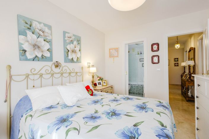 Image No.19-4 Bed Flat for sale