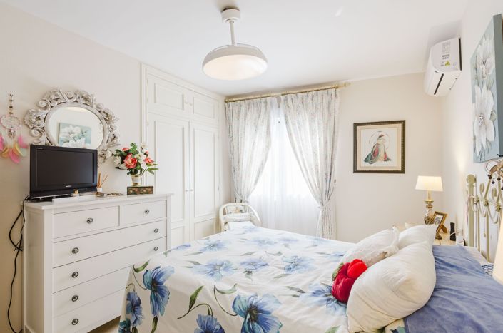 Image No.22-4 Bed Flat for sale