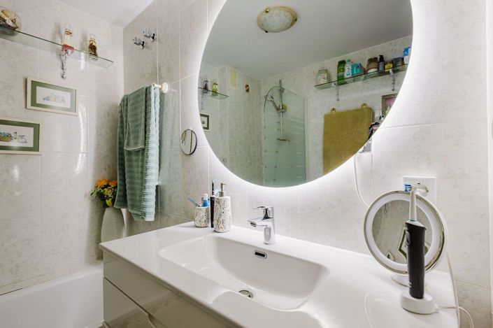 Image No.27-4 Bed Flat for sale