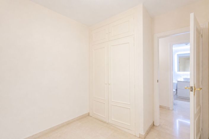 Image No.32-4 Bed Flat for sale