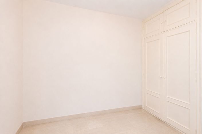 Image No.33-4 Bed Flat for sale