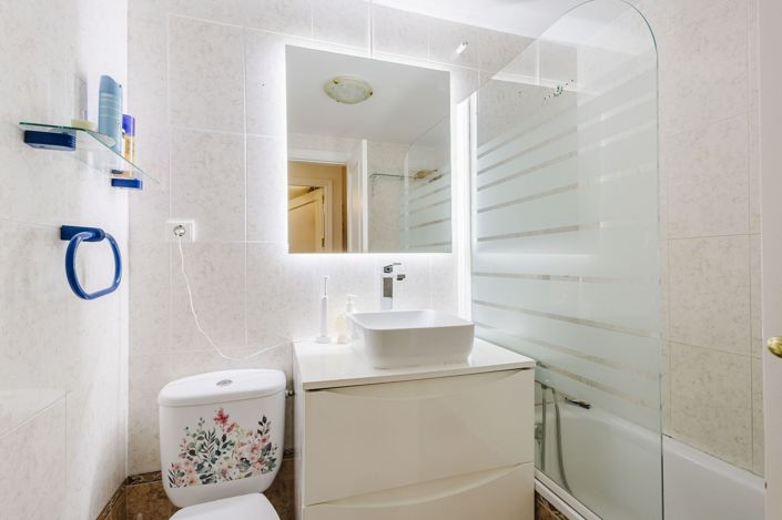 Image No.34-4 Bed Flat for sale