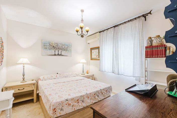 Image No.36-4 Bed Flat for sale
