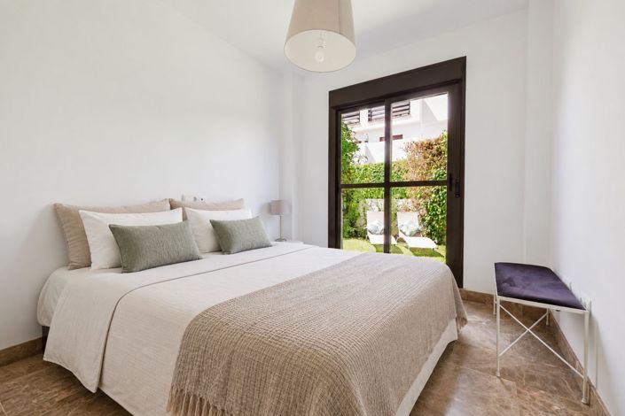 Image No.15-3 Bed Flat for sale