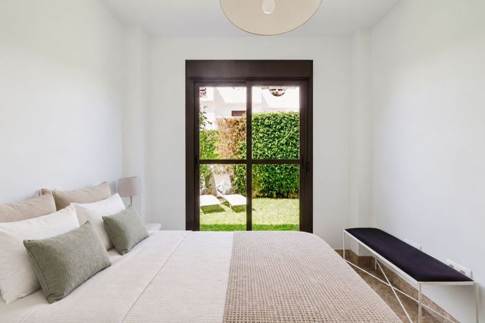 Image No.30-3 Bed Flat for sale