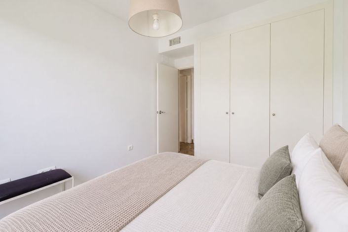 Image No.31-3 Bed Flat for sale