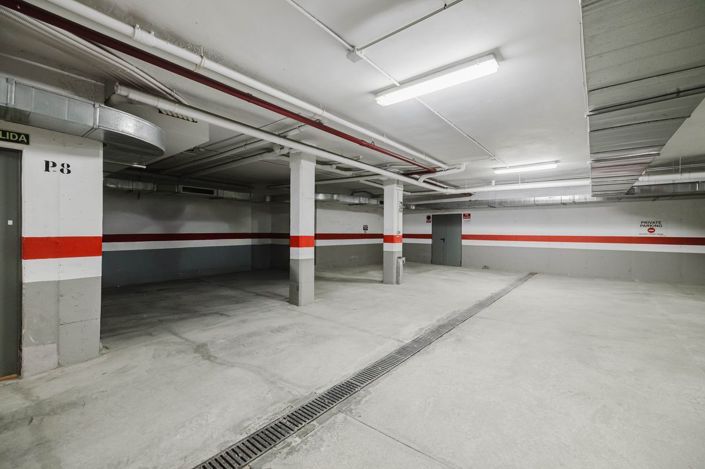 Image No.43-3 Bed Flat for sale