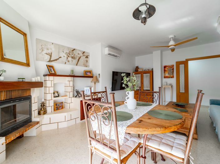Image No.13-3 Bed Flat for sale