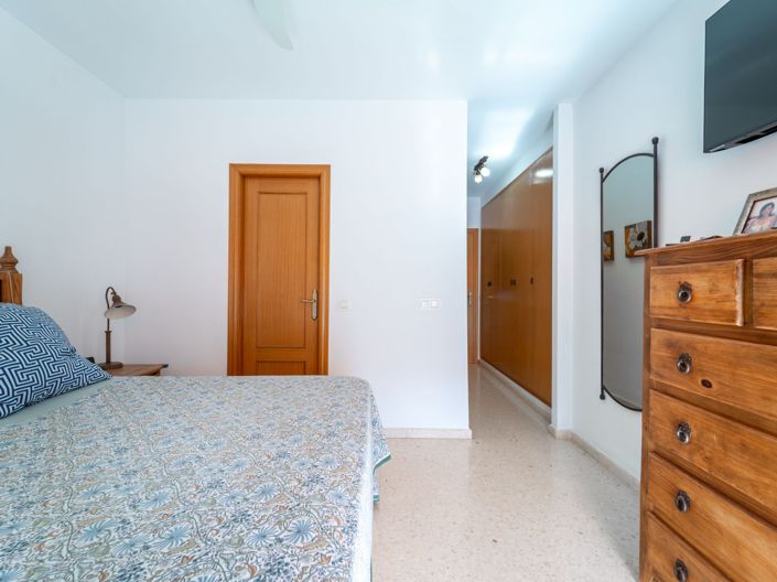 Image No.16-3 Bed Flat for sale