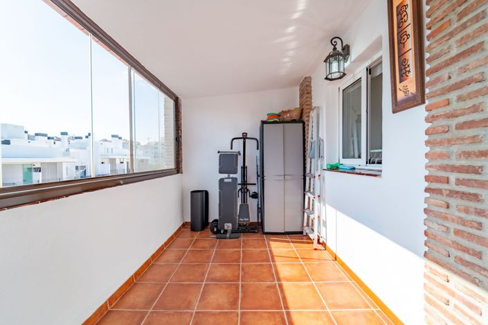 Image No.27-3 Bed Flat for sale
