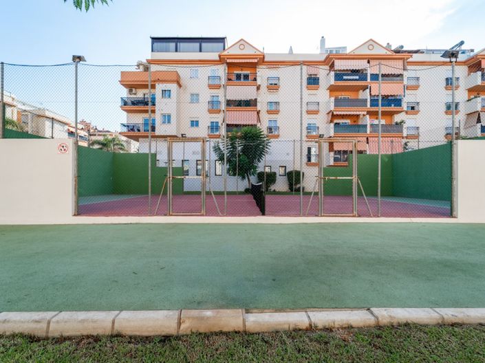Image No.32-3 Bed Flat for sale