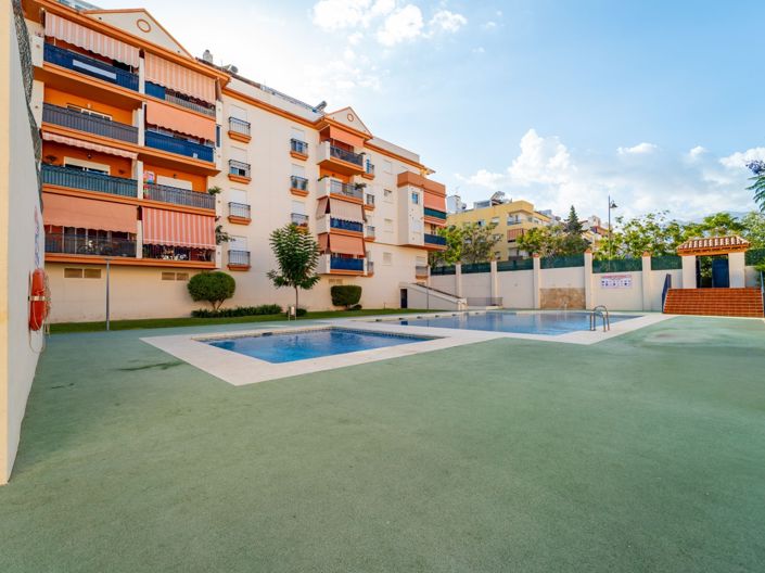 Image No.33-3 Bed Flat for sale