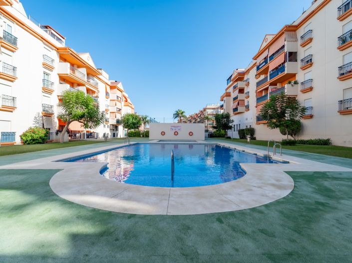 Image No.35-3 Bed Flat for sale