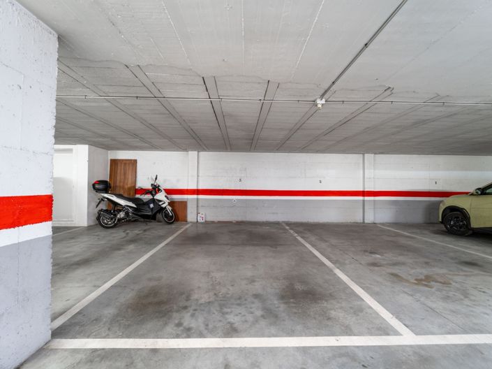 Image No.37-3 Bed Flat for sale