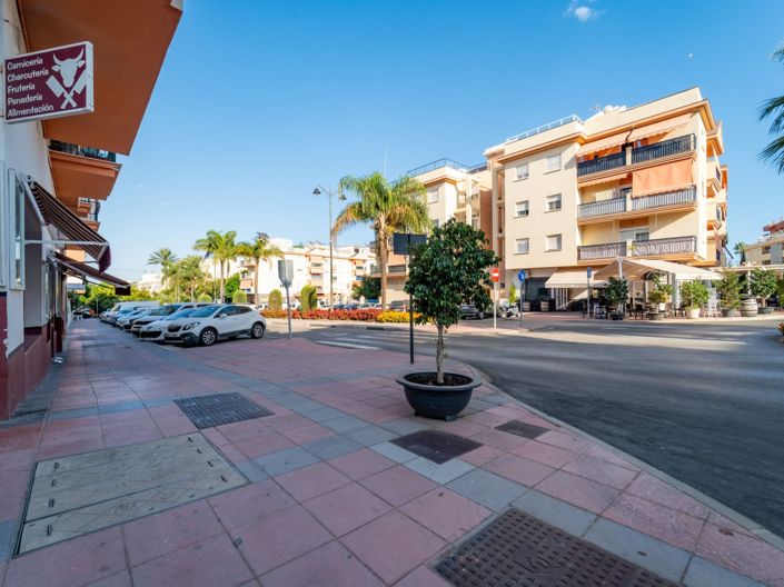 Image No.38-3 Bed Flat for sale