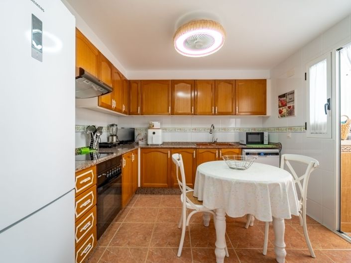 Image No.9-3 Bed Flat for sale