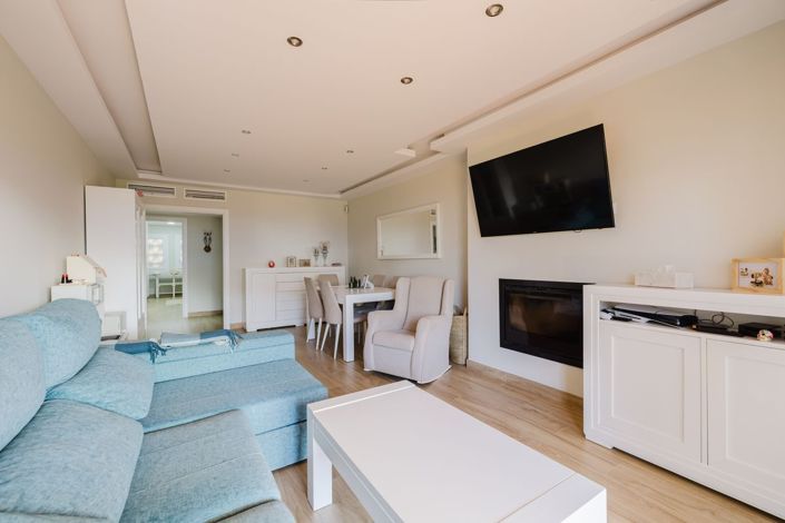 Image No.8-2 Bed Flat for sale