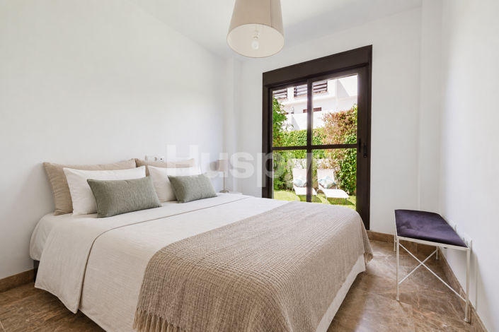 Image No.12-3 Bed Flat for sale