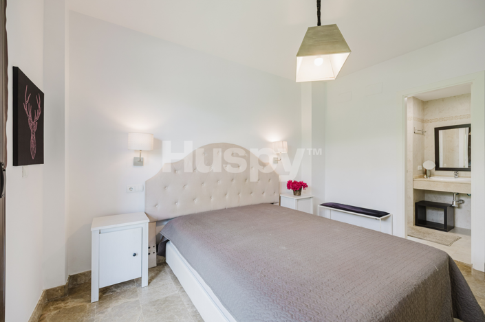 Image No.18-3 Bed Flat for sale