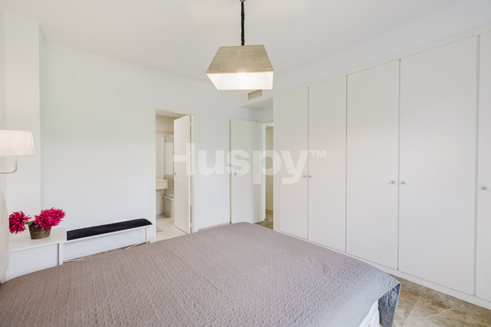 Image No.19-3 Bed Flat for sale