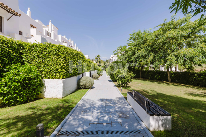 Image No.33-3 Bed Flat for sale