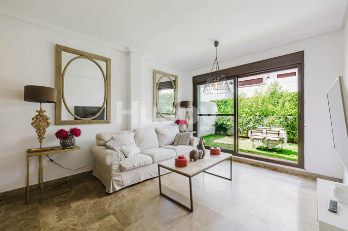 Image No.35-3 Bed Flat for sale