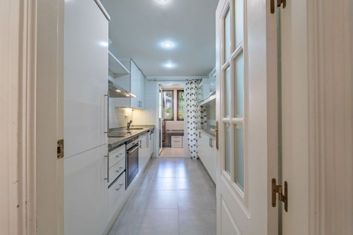 Image No.20-3 Bed Flat for sale