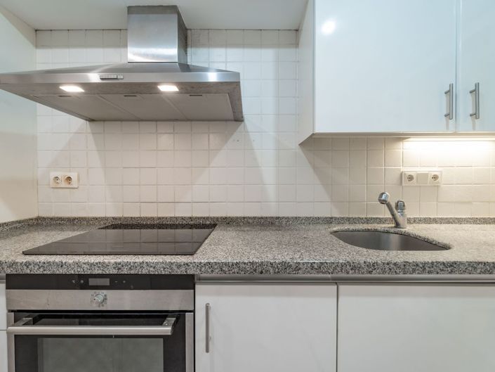Image No.22-3 Bed Flat for sale