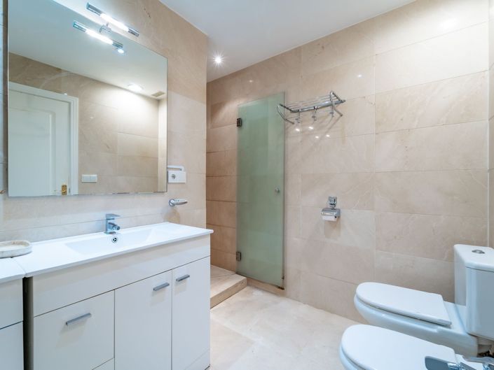 Image No.31-3 Bed Flat for sale