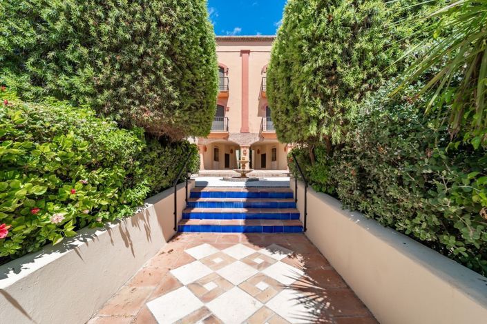 Image No.35-3 Bed Flat for sale