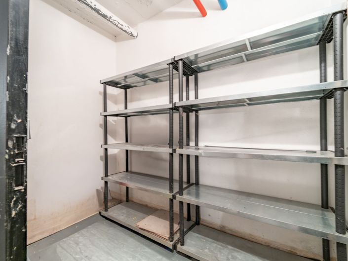 Image No.36-3 Bed Flat for sale
