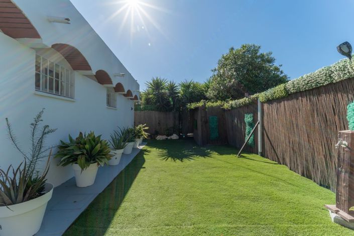 Image No.13-3 Bed Property for sale