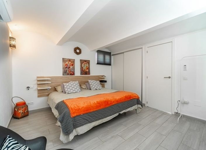 Image No.26-3 Bed Property for sale