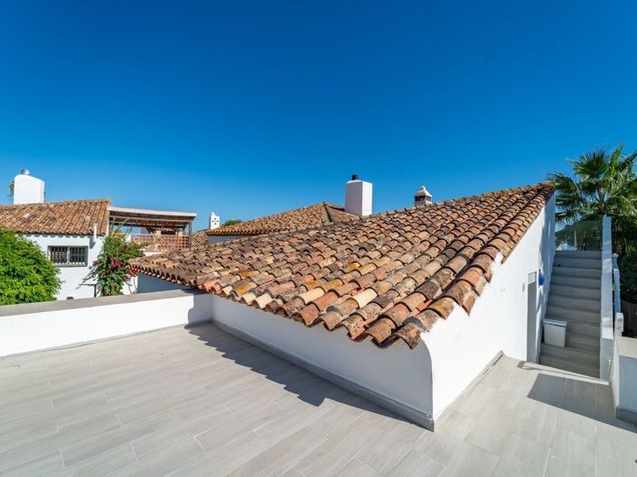 Image No.27-3 Bed Property for sale