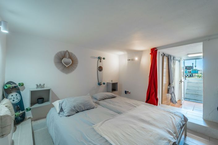 Image No.31-3 Bed Property for sale