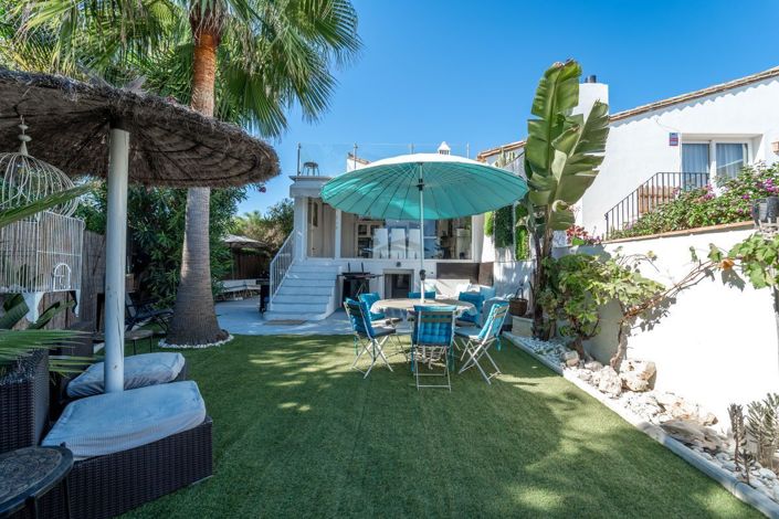 Image No.6-3 Bed Property for sale