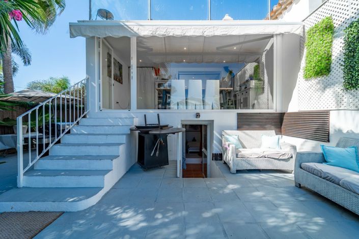 Image No.8-3 Bed Property for sale