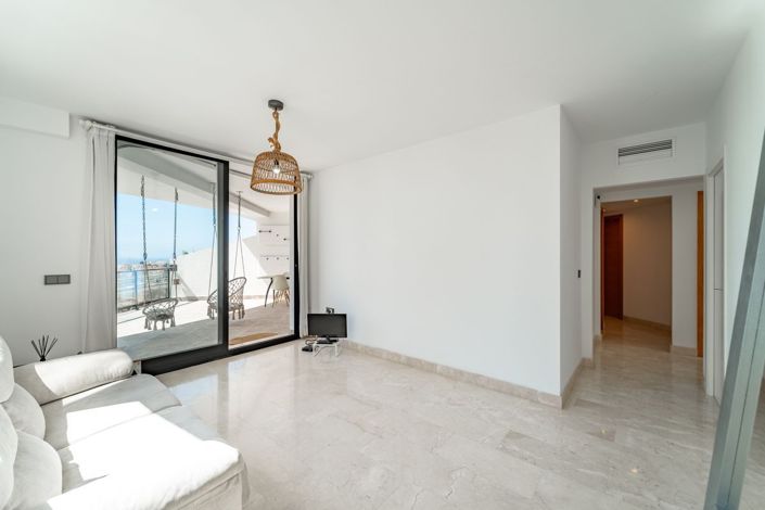 Image No.20-3 Bed Flat for sale