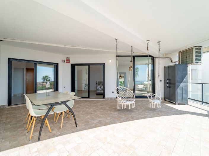 Image No.24-3 Bed Flat for sale