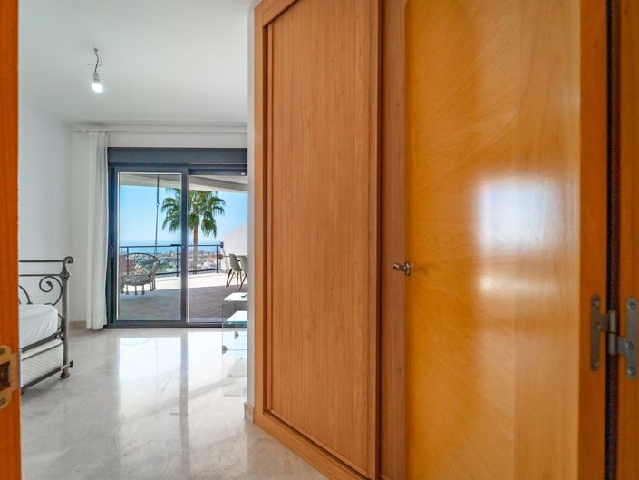 Image No.6-3 Bed Flat for sale