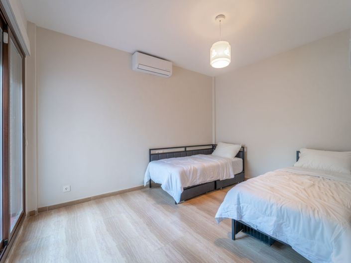 Image No.19-4 Bed Property for sale