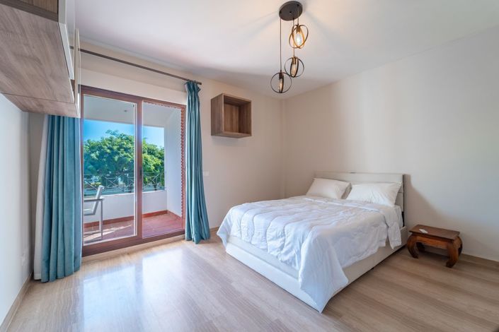Image No.21-4 Bed Property for sale
