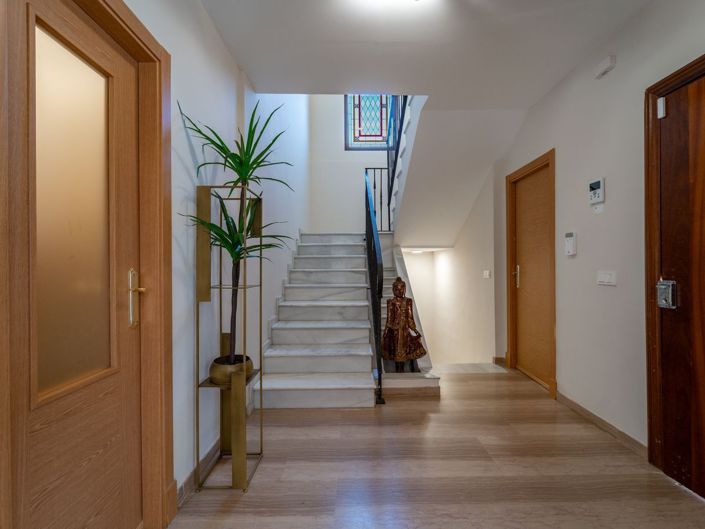 Image No.24-4 Bed Property for sale