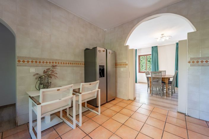 Image No.31-4 Bed Property for sale